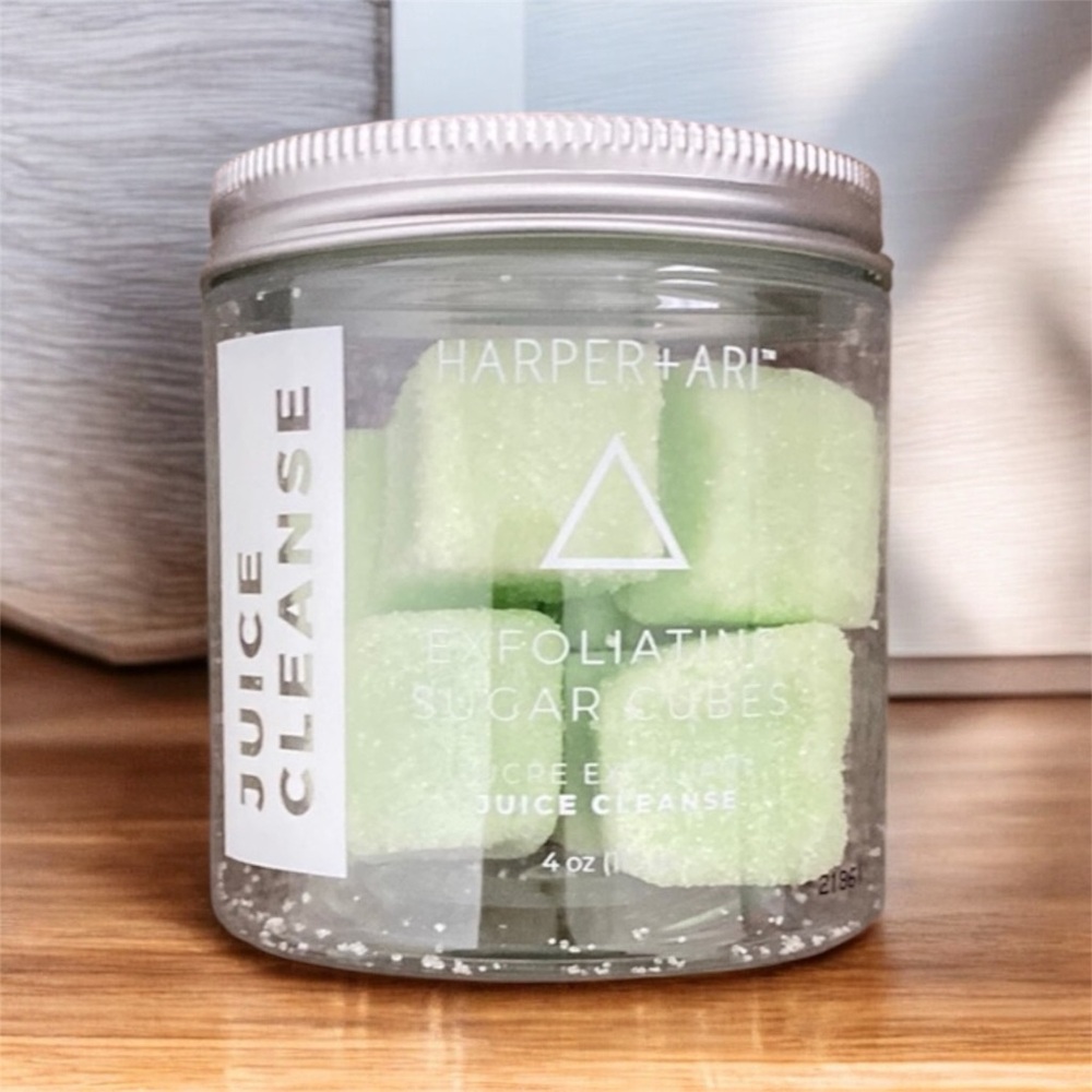 New Harper + Ari Exfoliating Sugar Bath Cubes